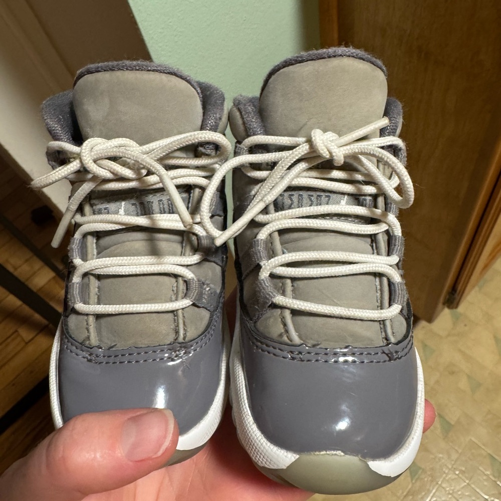 Jordan 11 cool Grey size 6c